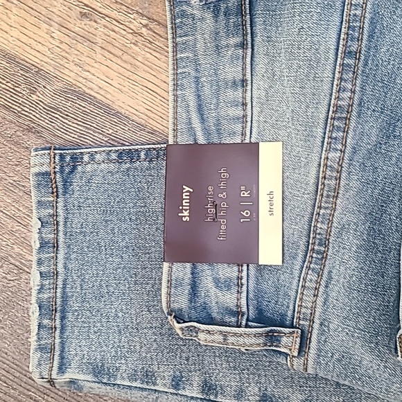 High Rise Skinny Jeans - Picture 7 of 9